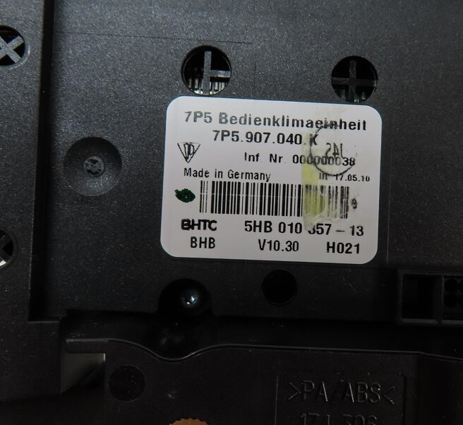 Thumbnail 8: 2011 PORSCHE CAYENNE 958 FRONT CONSOLE HAZARD DEFROST AC MAX SWITCH BUTTON PANEL