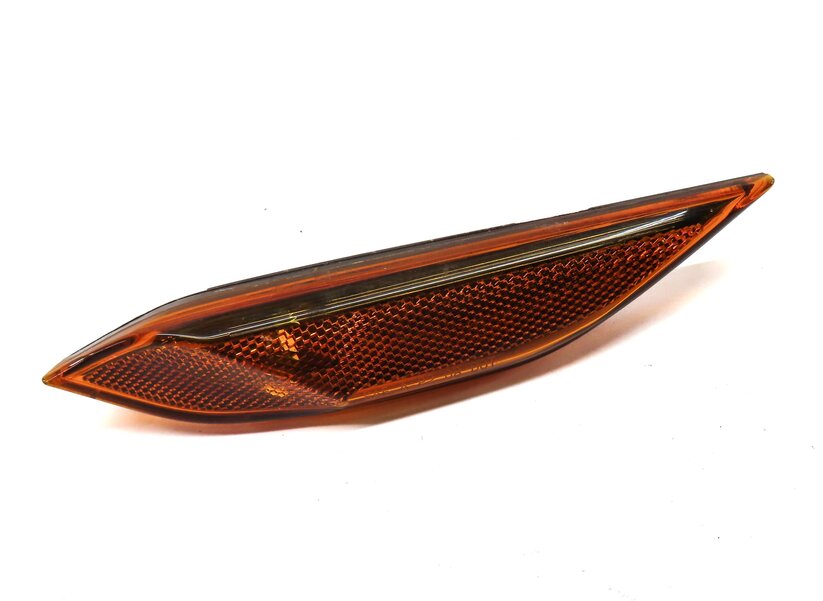 Thumbnail 3: 2011 PORSCHE CAYENNE (958) FRONT RIGHT PASSENGER SIDE MARKER LIGHT LENS (AMBER)