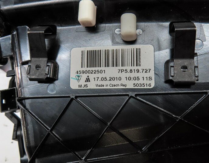 Thumbnail 6: 2011 PORSCHE CAYENNE (958) FRONT CENTER DASH LEFT SIDE HVAC AC HEATER AIR VENT