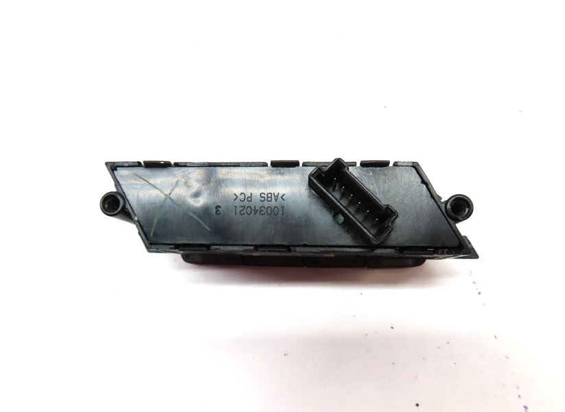 Thumbnail 6: 2011 PORSCHE CAYENNE (958) FRONT RIGHT PASSENGER SEAT MEMORY SWITCH BUTTON PANEL