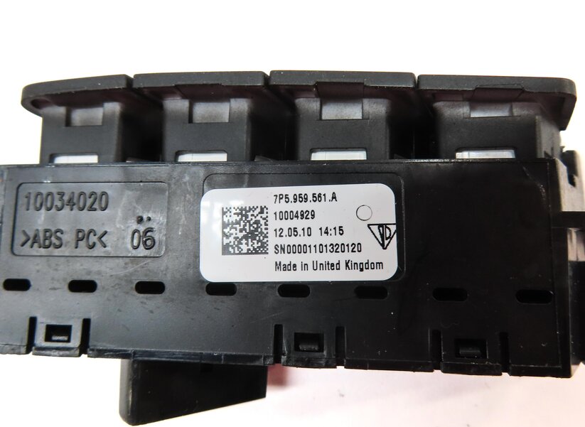 Thumbnail 7: 2011 PORSCHE CAYENNE (958) FRONT RIGHT PASSENGER SEAT MEMORY SWITCH BUTTON PANEL