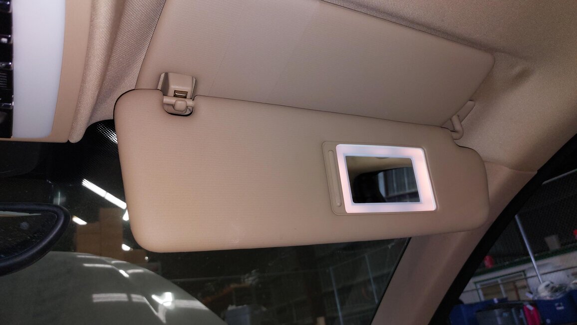 Thumbnail 2: 2011-2014 PORSCHE CAYENNE (958) RIGHT PASSENGER SUNVISOR SUN VISOR SHADE (BEIGE)