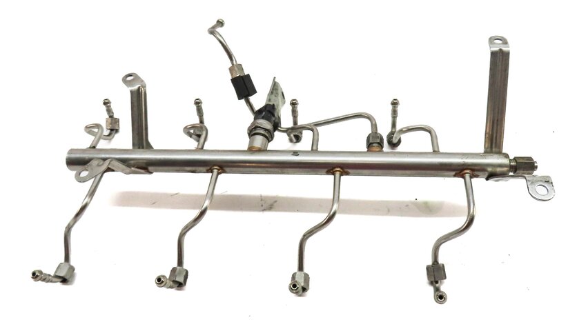 Thumbnail 5: 2011 PORSCHE CAYENNE (958) 4.8L NON-TURBO ENGINE FUEL RAIL w/ LINES 94811011506