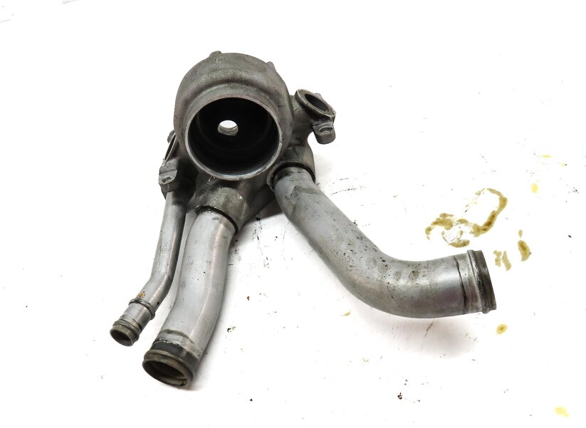 Thumbnail 3: 2011 PORSCHE CAYENNE (958) 4.8L NON-TURBO ENGINE THERMOSTAT HOUSING 94810636002