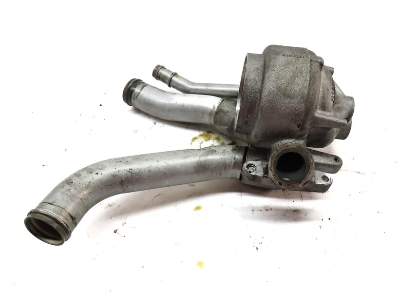 Thumbnail 5: 2011 PORSCHE CAYENNE (958) 4.8L NON-TURBO ENGINE THERMOSTAT HOUSING 94810636002