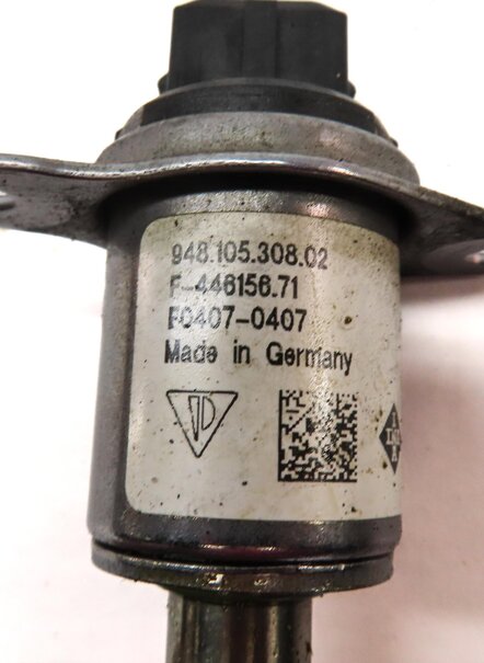 Thumbnail 5: 2011 PORSCHE CAYENNE (958) 4.8L NON-TURBO ENGINE CAMSHAFT ADJUSTER SOLENOID