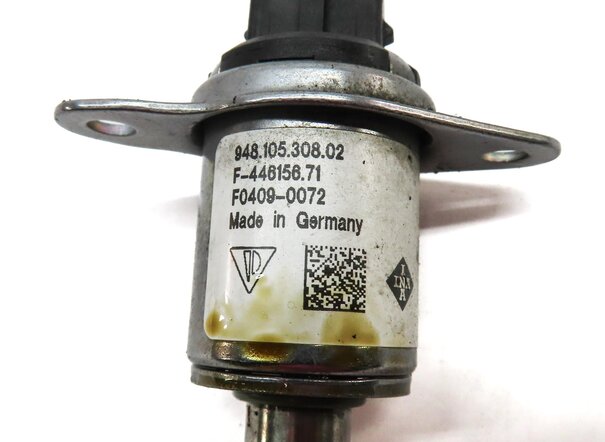 Thumbnail 5: 2011 PORSCHE CAYENNE (958) 4.8L NON-TURBO ENGINE CAMSHAFT ADJUSTER SOLENOID