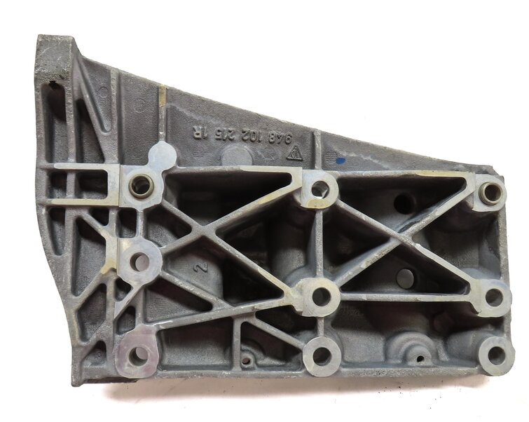 Thumbnail 5: 2011 PORSCHE CAYENNE (958) 4.8L NON-TURBO LEFT ENGINE MOTOR MOUNT BRACKET