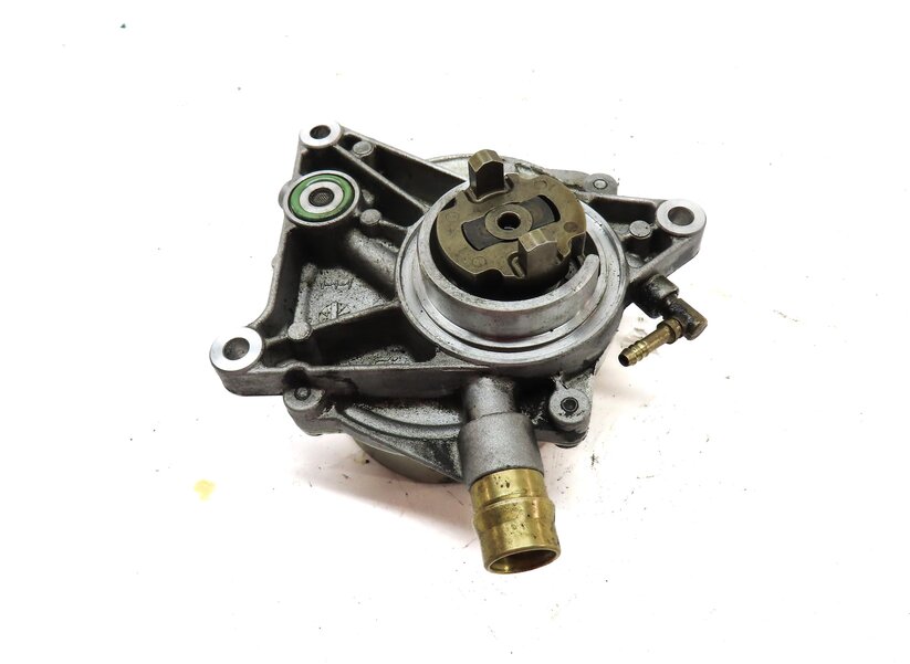 Thumbnail 2: 2011 PORSCHE CAYENNE (958) 4.8L NON-TURBO ENGINE BRAKE VACUUM PUMP 94811005006