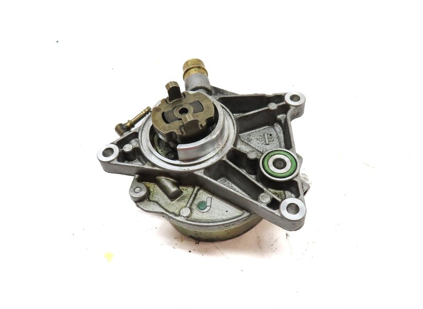 Thumbnail 4: 2011 PORSCHE CAYENNE (958) 4.8L NON-TURBO ENGINE BRAKE VACUUM PUMP 94811005006