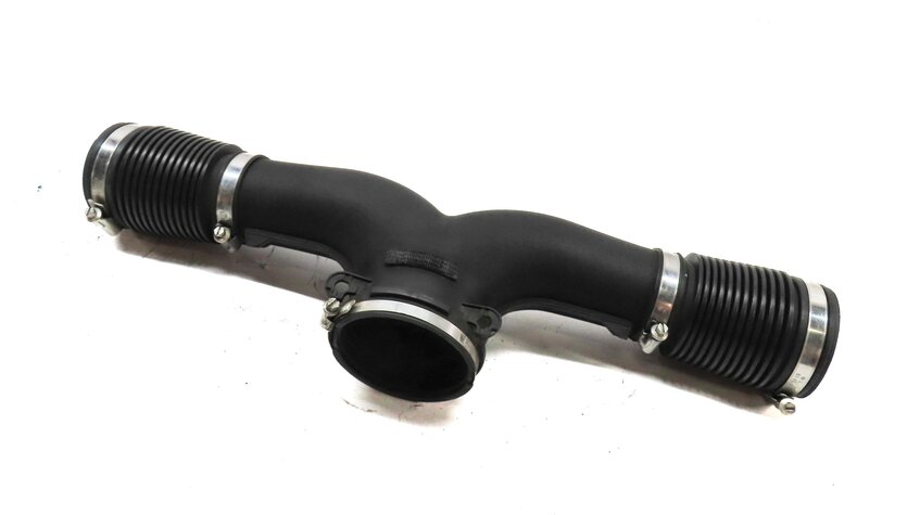 2011 PORSCHE CAYENNE (958) 4.8L NON-TURBO ENGINE AIR INTAKE HOSE PIPE 7L5129760B