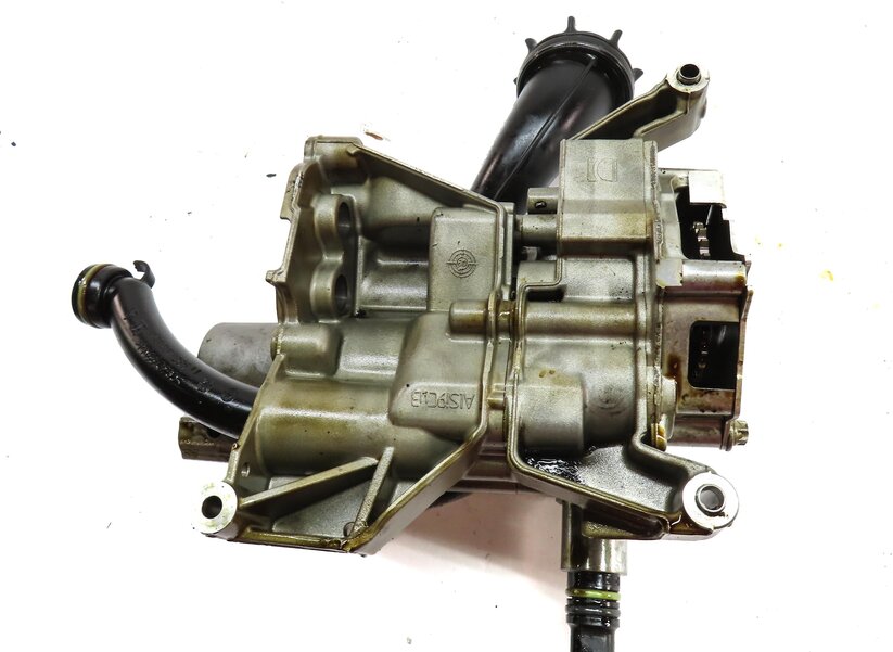 Thumbnail 7: 2011 PORSCHE CAYENNE (958) 4.8L NON-TURBO ENGINE OIL PUMP 94810725400