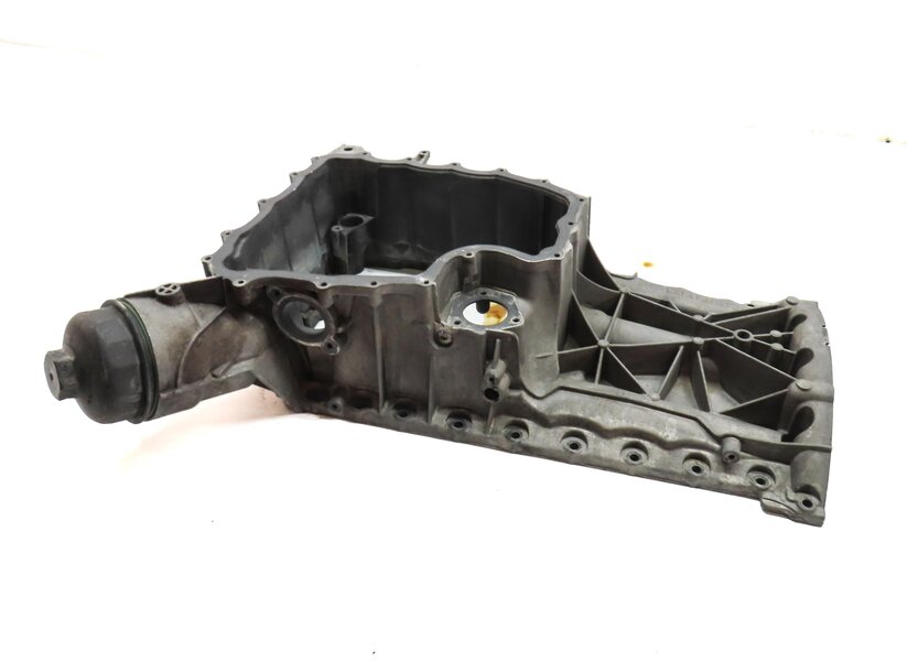2011-2013 PORSCHE CAYENNE (958) 4.8L M48 V8 - UPPER ENGINE OIL PAN CRADLE