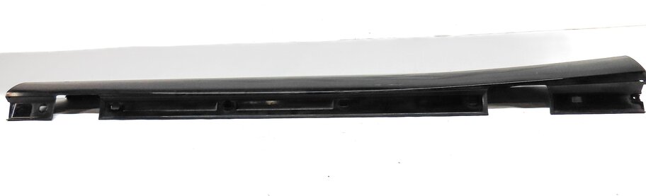 Thumbnail 5: 14-17 MERCEDES B ELECTRIC (W242) FRONT LEFT DRIVER DOOR MOULDING TRIM (BLACK)