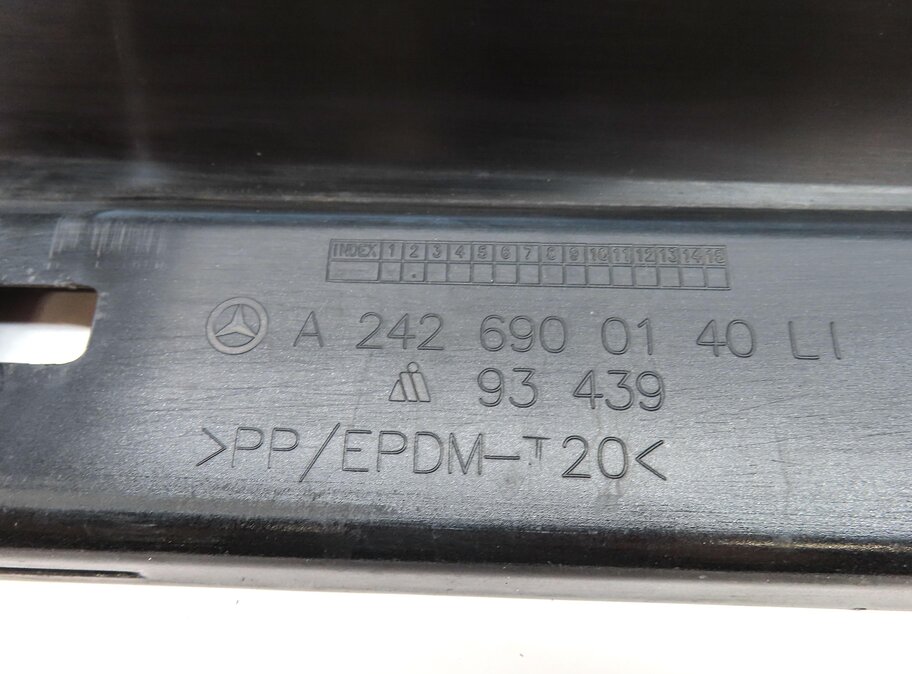 Thumbnail 8: 14-17 MERCEDES B ELECTRIC (W242) FRONT LEFT DRIVER DOOR MOULDING TRIM (BLACK)