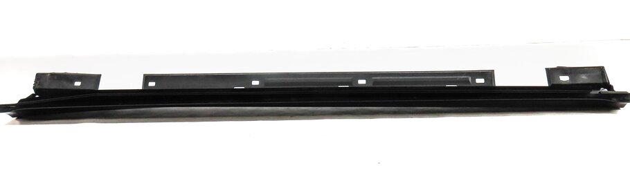 Thumbnail 6: 14-17 MERCEDES B ELECTRIC (W242) FRONT RIGHT PASSENGER DOOR MOULDING TRIM BLACK