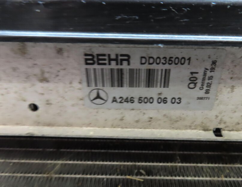 Thumbnail 10: 14-17 MERCEDES B ELECTRIC (W242) RADIATOR CONDENSER COOLER SHROUD ASSEMBLY