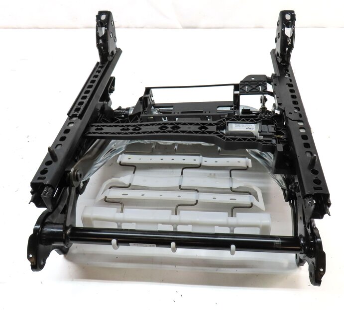 Thumbnail 6: 13-19 MERCEDES B-CLASS (W242 W246) FRONT LEFT DRIVER MEMORY SEAT TRACK w/ MOTORS