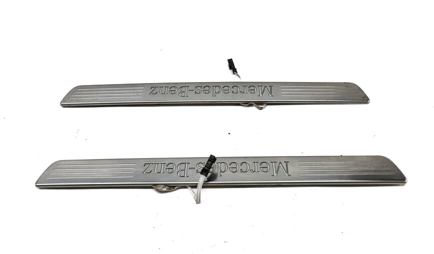 Thumbnail 6: 2015 MERCEDES B200e ELECTRIC (W242 W246) FRONT ILLUMINATED DOOR SILL TRIM SET-2