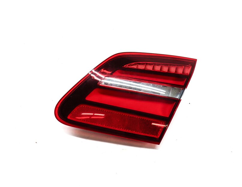 15-19 MERCEDES B-CLASS (W242 W246) REAR RIGHT INNER GATE TAILLIGHT LIGHT LAMP