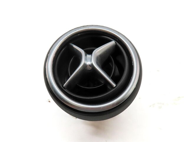 Thumbnail 2: 2015 MERCEDES B200e ELECTRIC (W242 W246) FRONT DASH HEATER A/C AIR VENT