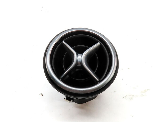 Thumbnail 2: 2015 MERCEDES B200e ELECTRIC (W242 W246) FRONT DASH HEATER A/C AIR VENT