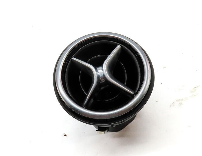 Thumbnail 3: 2015 MERCEDES B200e ELECTRIC (W242 W246) FRONT DASH HEATER A/C AIR VENT