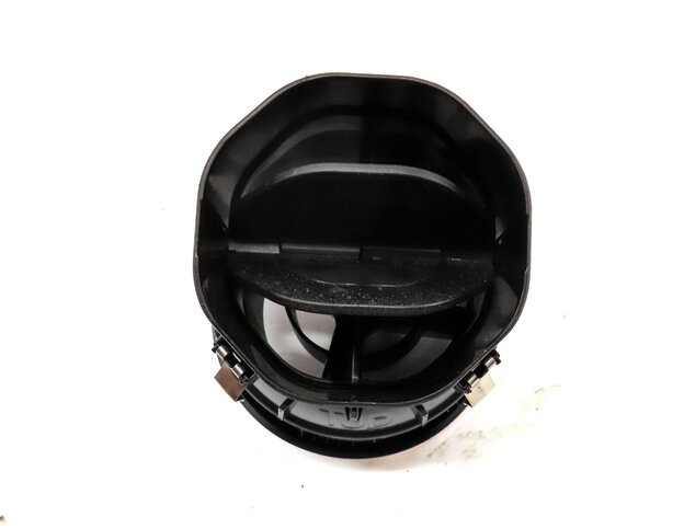 Thumbnail 4: 2015 MERCEDES B200e ELECTRIC (W242 W246) FRONT DASH HEATER A/C AIR VENT