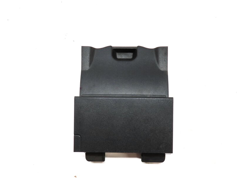 Thumbnail 4: 2015 MERCEDES B200e ELECTRIC (W242 W246) USB MEDIA INTERFACE HUB PLUG w/ TRIM