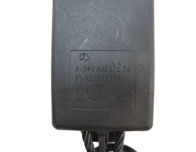 Thumbnail 7: 14-20 MERCEDES B CLA GLA (C117 W242 X156) LEFT DRIVER SEATBELT BUCKLE RECEIVER