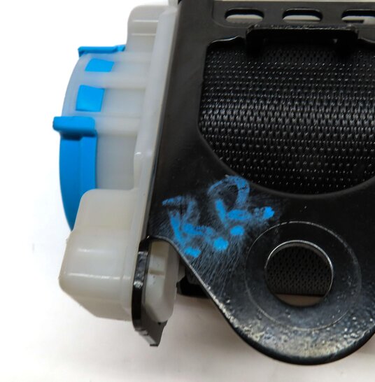 Thumbnail 5: 2015 MERCEDES B200e ELECTRIC (W242 W246) REAR RIGHT SEATBELT RETRACTOR (BLACK)