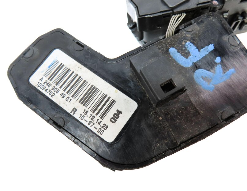 Thumbnail 6: 2015 MERCEDES B200e ELECTRIC (W242 W246) FRONT RIGHT SEAT ADJUSTMENT SWITCH