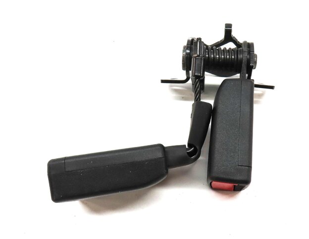 Thumbnail 4: 2015 MERCEDES B200e ELECTRIC (W242 W246) REAR SEAT SEATBELT BUCKLE RECEIVER SET