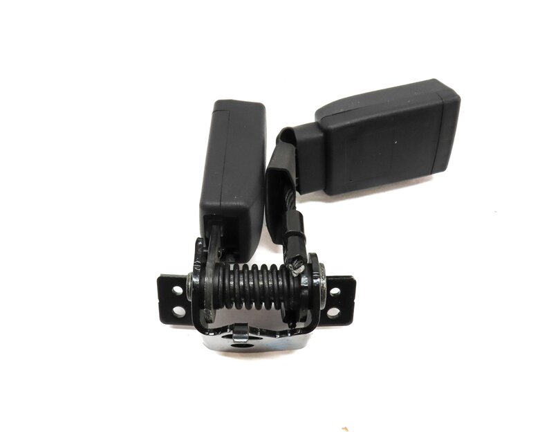 Thumbnail 5: 2015 MERCEDES B200e ELECTRIC (W242 W246) REAR SEAT SEATBELT BUCKLE RECEIVER SET