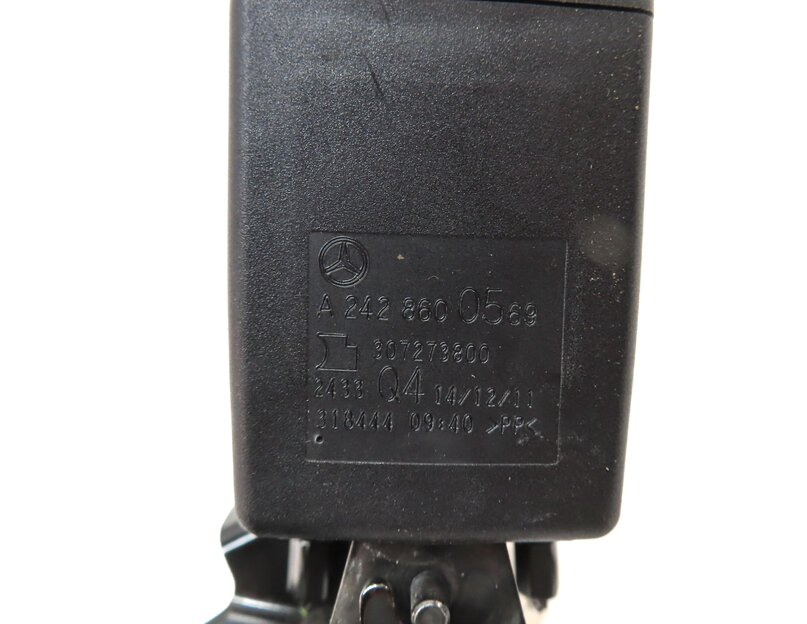 Thumbnail 8: 2015 MERCEDES B200e ELECTRIC (W242 W246) REAR SEAT SEATBELT BUCKLE RECEIVER SET