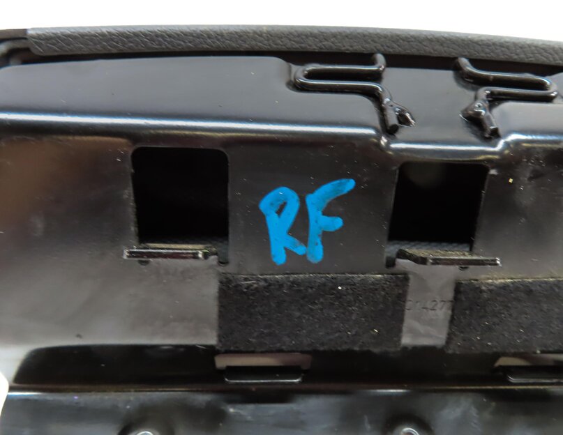 Thumbnail 6: 2015 MERCEDES B200e ELECTRIC (W242 W246) RIGHT PASSENGER SEAT COMPARTMENT BLACK
