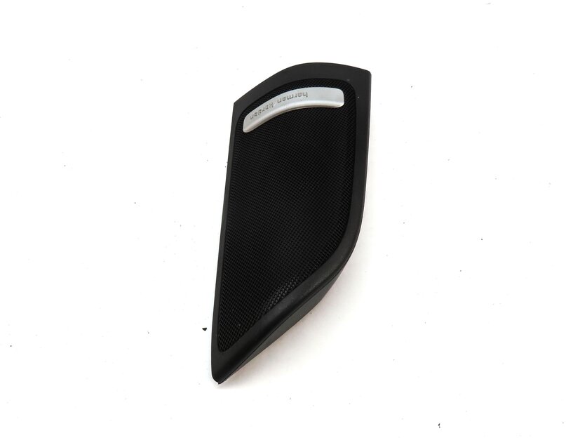 Thumbnail 4: 2015 MERCEDES B200e ELECTRIC (W242 W246) RIGHT DOOR HARMAN KARDON TWEETER TRIM