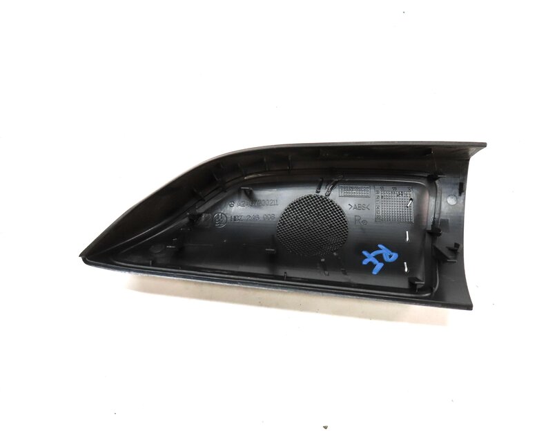 Thumbnail 5: 2015 MERCEDES B200e ELECTRIC (W242 W246) RIGHT DOOR HARMAN KARDON TWEETER TRIM