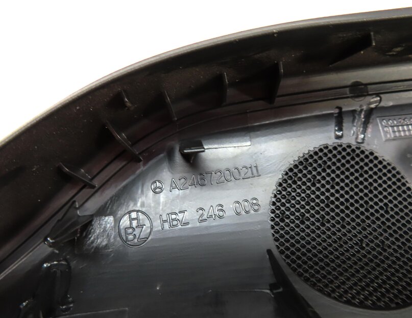 Thumbnail 6: 2015 MERCEDES B200e ELECTRIC (W242 W246) RIGHT DOOR HARMAN KARDON TWEETER TRIM