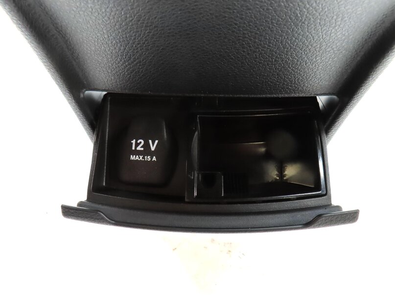 Thumbnail 6: 2015 MERCEDES B200e ELECTRIC (W242 W246) REAR CENTER CONSOLE VENT w/ TRIM BLACK