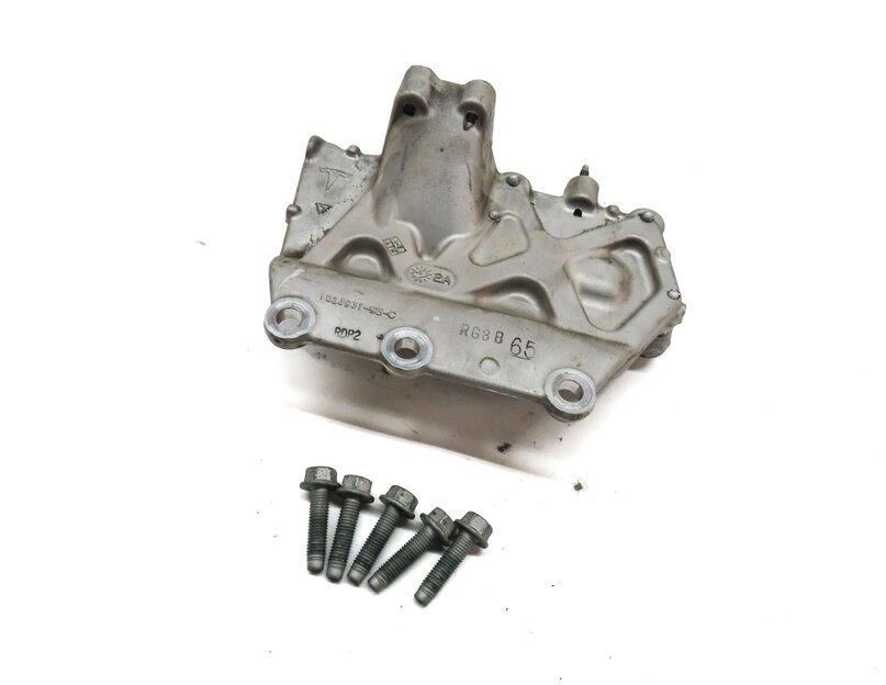 2015 MERCEDES B200e (W242 W246) ELECTRIC ENGINE MOTOR MOUNT BRACKET