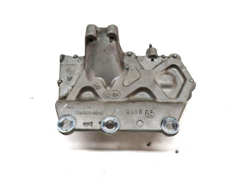 Thumbnail 4: 2015 MERCEDES B200e (W242 W246) ELECTRIC ENGINE MOTOR MOUNT BRACKET