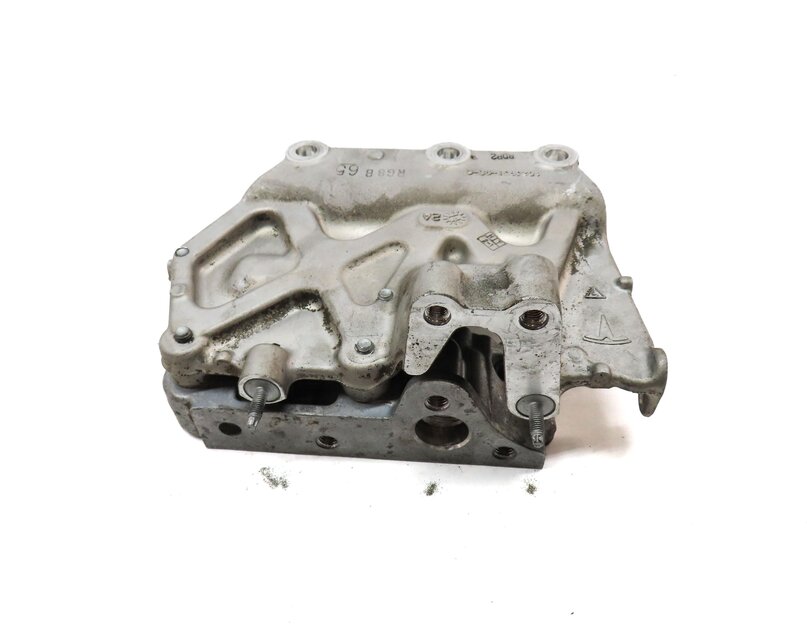 Thumbnail 5: 2015 MERCEDES B200e (W242 W246) ELECTRIC ENGINE MOTOR MOUNT BRACKET