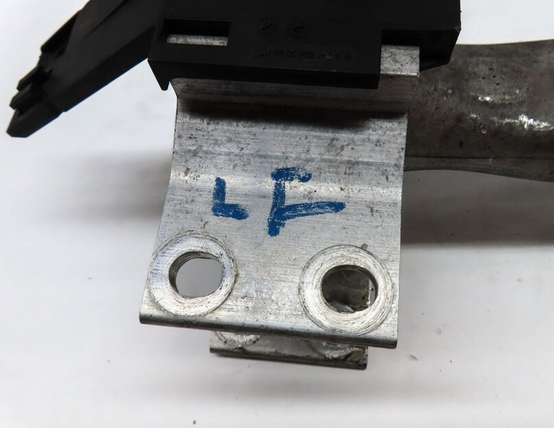Thumbnail 7: 14-17 MERCEDES B ELECTRIC (W242) FRONT LEFT DRIVER LOWER CONTROL ARM