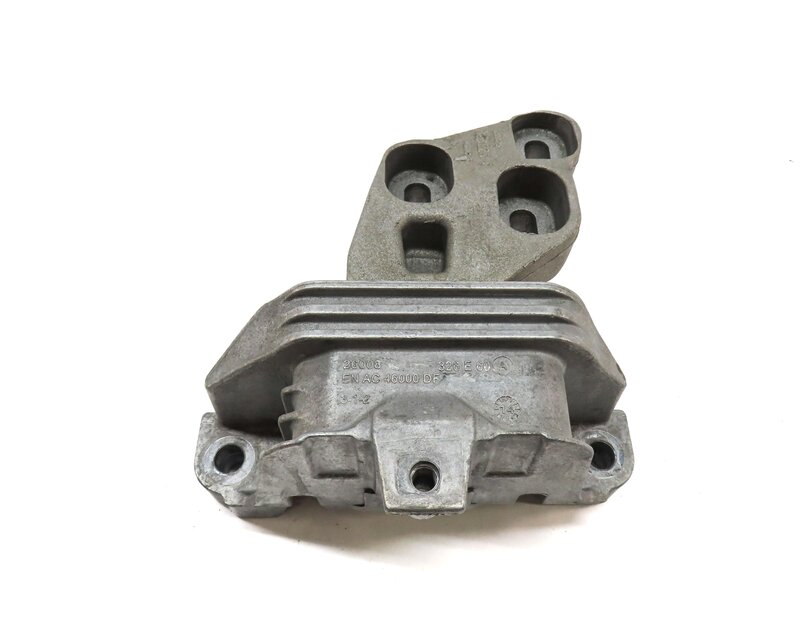 2015 MERCEDES B200e ELECTRIC (W242 W246) ENGINE TRANSMISSION MOUNT BRACKET
