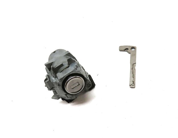Thumbnail 3: 2015 MERCEDES B200e ELECTRIC (W242 W246) LEFT DRIVER DOOR LOCK CYLINDER w/ KEY
