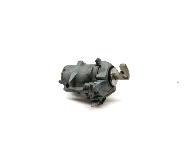 Thumbnail 7: 2015 MERCEDES B200e ELECTRIC (W242 W246) LEFT DRIVER DOOR LOCK CYLINDER w/ KEY