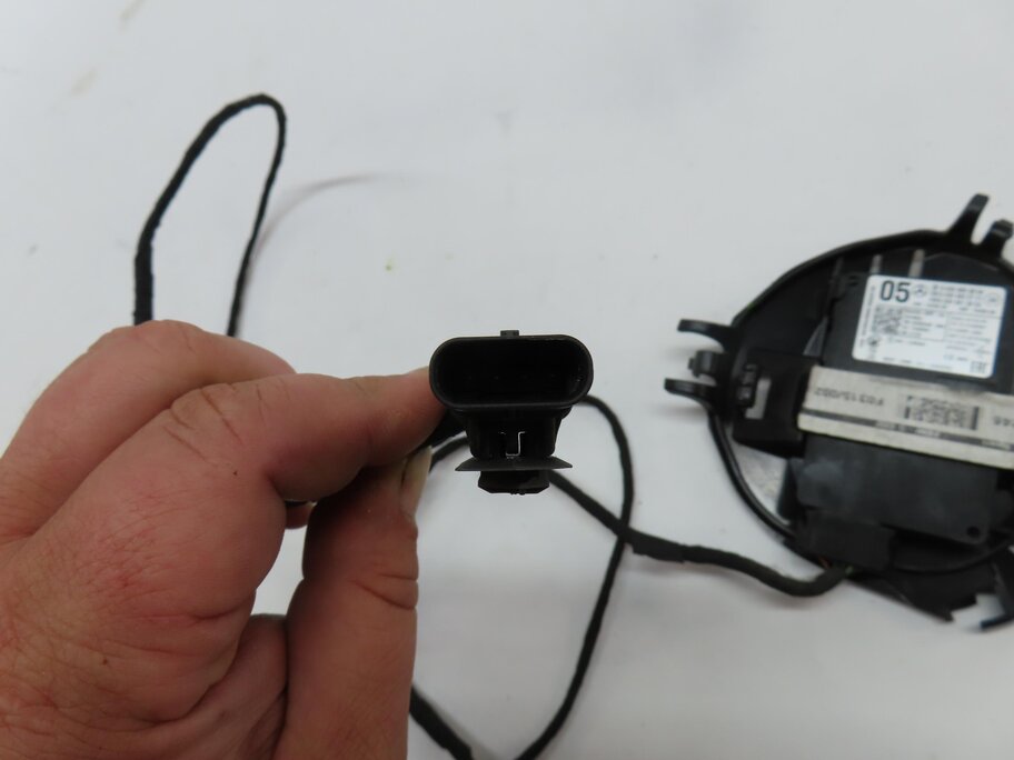 Thumbnail 9: 2015 MERCEDES B200e ELECTRIC (W242 W246) FRONT DISTRONIC RADAR SENSOR MODULE