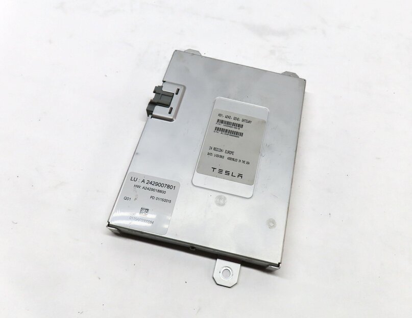 Thumbnail 1: 2015 MERCEDES B200e ELECTRIC (W242 W246) CENTRAL GATEWAY CONTROL MODULE