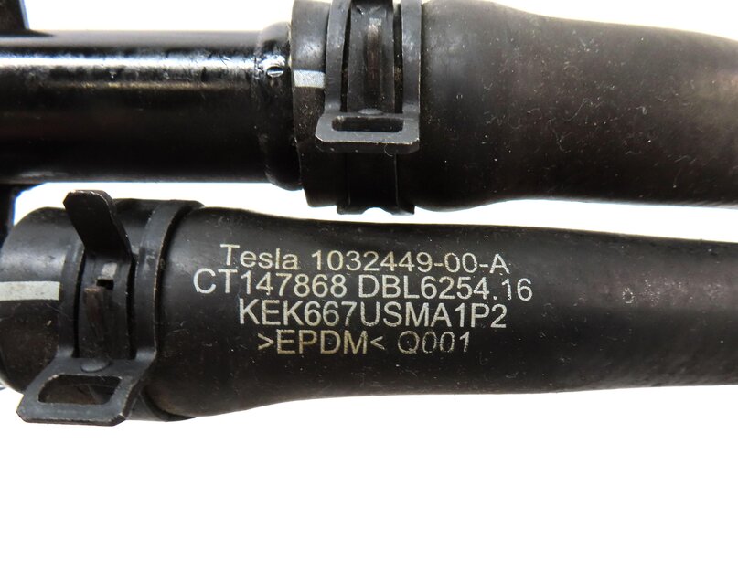 Thumbnail 7: 2015 MERCEDES B200e ELECTRIC (W242 W246) ENGINE MOTOR COOLING PIPE HOSE ASSEMBLY